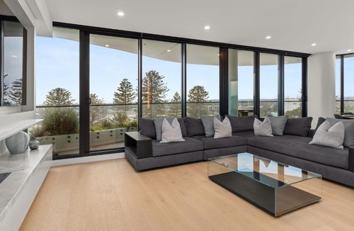 Frankston Apartment | Altura Bay Luxury Residence Frankston