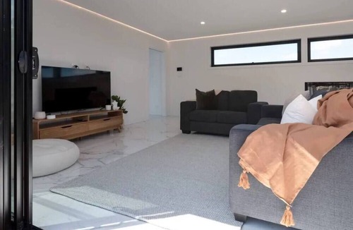 West Launceston House | Amali House - stunning entertainers delight