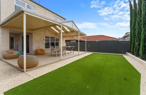 West Lakes House | Amazing Lake View family-friendly Holiday Home