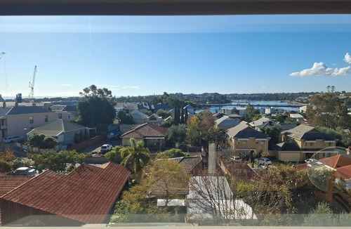 Fremantle Apartment | Amazing River Views- 2br Apartment -Free Parking in Fremantle near George Street