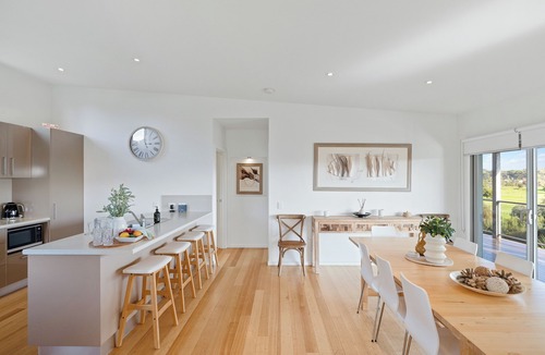 Cowes House | Amazing views, Modern Beach House in great location close to beach.
