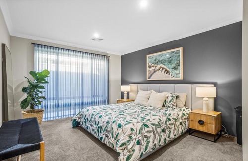 Eglinton House | Amberton Beachs Little Paradise Swan BnB