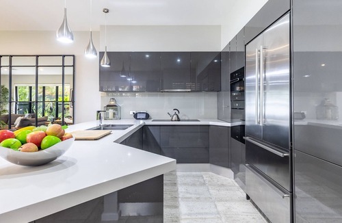 Corlette House | Ambience on the Waterfront , 14 Danalene Parade -