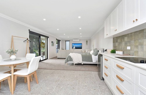 Nelson Bay Apartment | Anaka Retreat - Charming Holiday Home in Nelson Bay