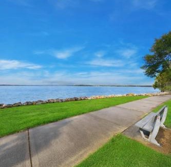 Lake Munmorah House | Anita Cottage waterfront