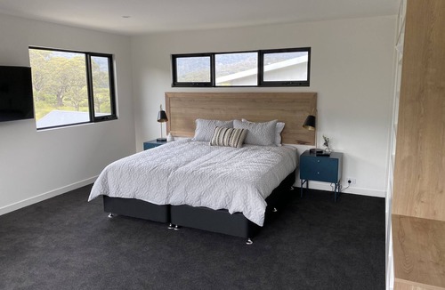Crackenback Ski Chalet | Aniyah Chalet - Serene Summer Getaway