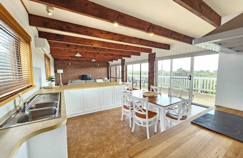 Waterhouse House | Annie Dee - Sun, sand and memories