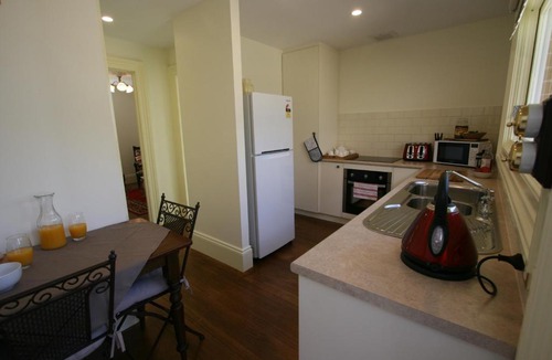 Hobart Central Business District House | Annies Garden Cottage