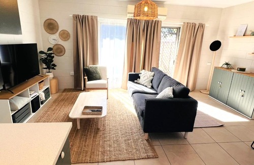 Miles End Apartment | Another 'Your Place on Davidson!'