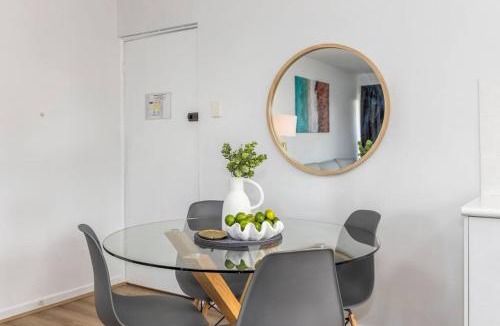 Rivervale Hotel | Apartment 8 Burswood