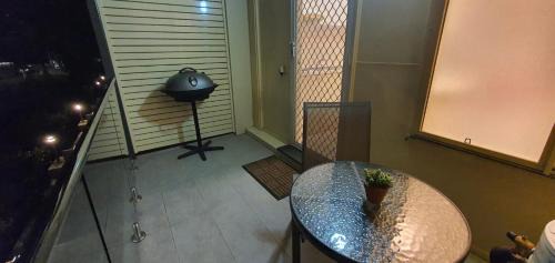 Griffith Apartment | Apartment in Griffith with Free Parking & Wi-fi