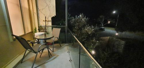 Griffith Apartment | Apartment in Griffith with Free Parking & Wi-fi