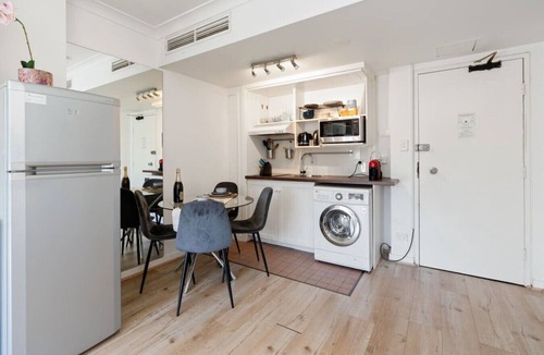 Kings Cross Apartment | Apartment in Potts Point+Parking