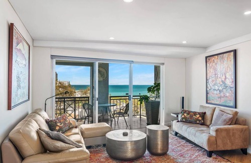 Scarborough Apartment | Apartment M305 - a popular beachside apartment!