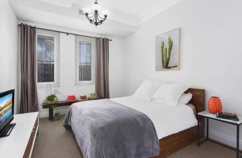 Mosman Apartment | Apartment on Balmoral Beach Hill