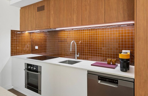 Scarborough Apartment | Apartment R111 - Designer Style and Elegance