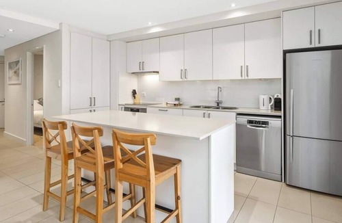 Scarborough Apartment | Apartment R213 - fresh, coastal and contemporary!
