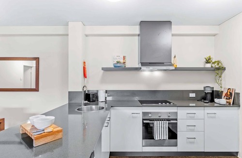 East Perth Apartment | Apartment with City Views in East Perth