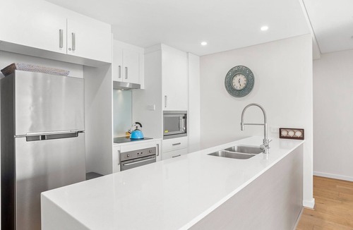 Shoal Bay Apartment | Apartment with water views in Central Shoal Bay