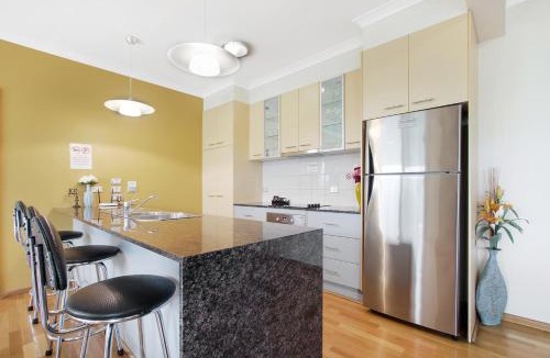 Lakes Entrance House | Apartments on Church 7 - Family Lakeside Escape