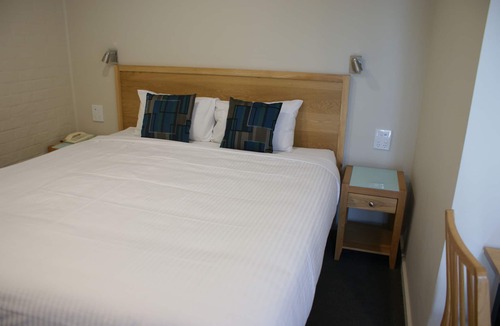 Apollo Bay Hotel | Apollo Bay Motel and Apartments