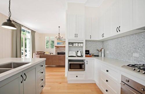 Apollo Bay House | Apollo Bay Oceanview Mountain Retreat, Pet Friendly, EV station, Fireplace