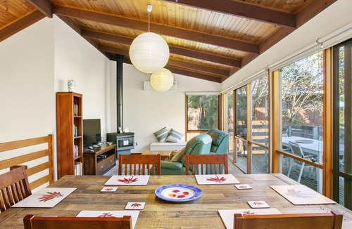 Apollo Bay House | Apollo Bay People N Paws - Free WIFI, Netflix, Pets Welcome