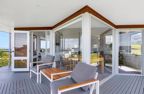 Marengo House | APOLLO BAY SHOREHOUSE - Ocean Views - 50m from Beach