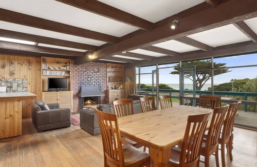 Apollo Bay House | Aqua Blue - Ocean Views, Beach On Your Doorstep