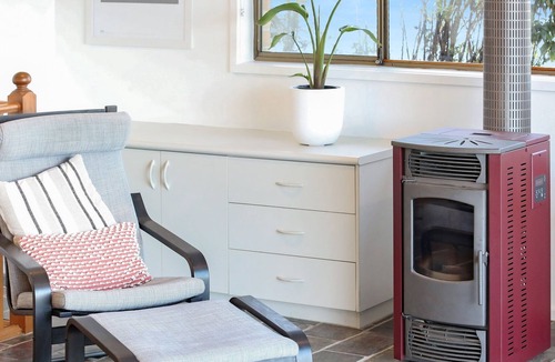 Merimbula House | Aqua La Vista - 4 Bedroom 3 Bathroom - Pet friendly house with views - 3+ nights