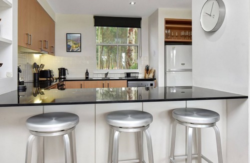 Pokolbin Villa | Ar' Heafy Lodge Premium Private Villa Located within Cypress Lakes Resort