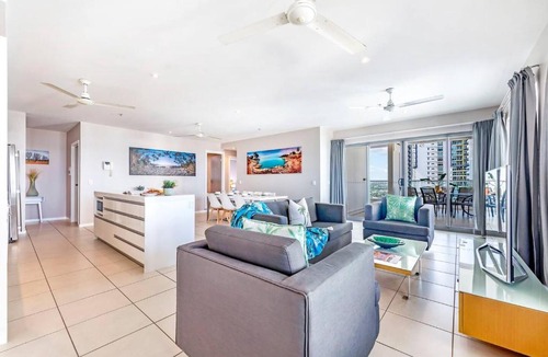 Darwin City Centre Apartment | Arafura Edge - Resort Living and Breathtaking Views