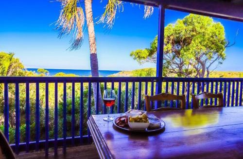 Agnes Water House | Arbour Rest Expansive Ocean Views