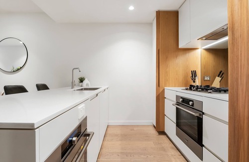 Collingwood Apartment | Architectural charm in uber-hip Collingwood!