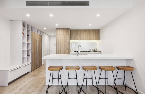 North Melbourne Apartment | Arden Park Apartment with Free WiFi