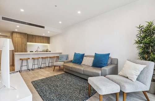 North Melbourne Apartment | Arden Park Apartment with Free WiFi