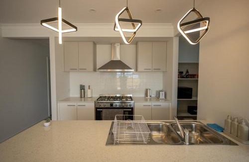 Lara House | Ari Luxe Retreat