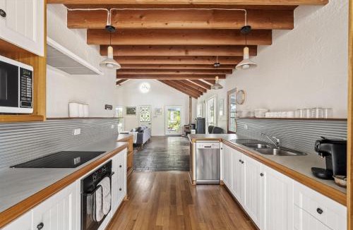 Prevelly House | Aroha - Character Filled Coastal Home in Prevelly