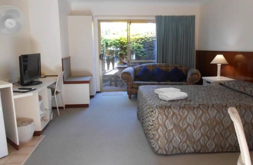Augusta Hotel | Augusta Molloy Motel - Unit 5