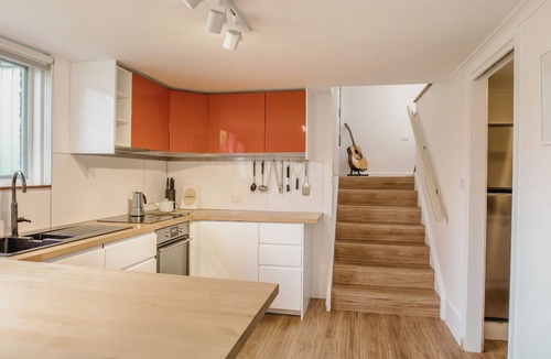 Queenscliff House | Aurora close to beach family friendly