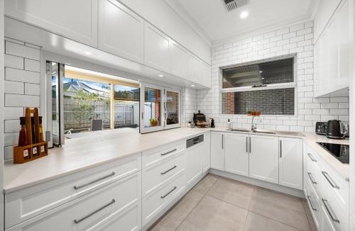 Brompton House | Aurora House - Heritage-style meets City Convenience