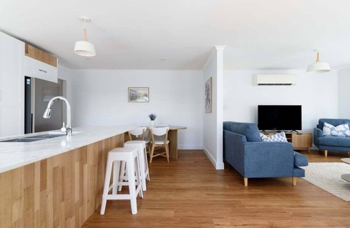 Lanena House | Autumn Views | Tamar River Retreat