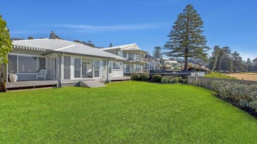 Avoca Beach House | Avoca Beach House - Uninterrupted Beachfront