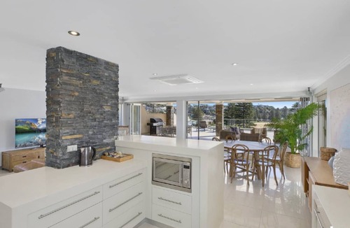 Avoca Beach Apartment | Avoca Beach Penthouse - Mesmerising Views