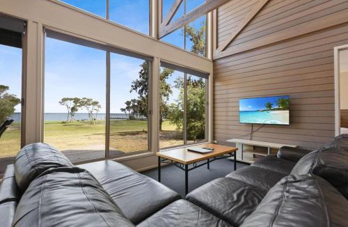 Forge Creek House | Avon - Waterfront Retreat