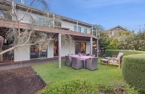 Moggs Creek House | Awel -Y- Mor - Pet friendly beach retreat