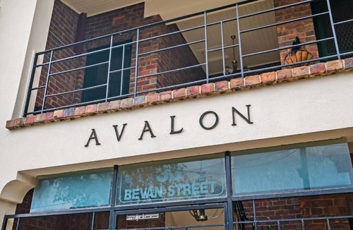 Albert Park Apartment | Awesome Albert Park Art Deco Gem 2 Bedroom Bevan 2