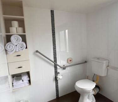 Ayr Hotel | Ayr Traveller's Motel