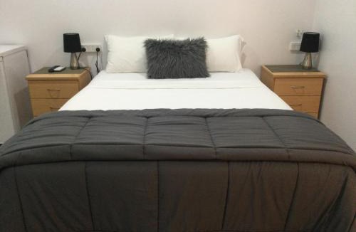 Ayr Hotel | Ayrline Motel