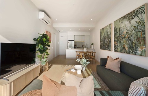 Frankston Apartment | Azure Horizon | Bay Views & Rooftop Spa